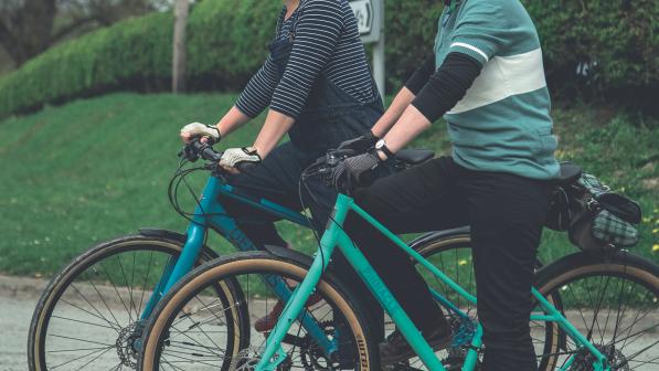 Women's hybrid online bike reviews